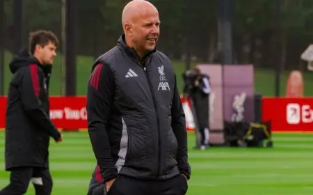 سلوت يؤكد جاهزية إيزاك لمواجهة التحدي الصعب أمام ليفربول وأتلتيكو مدريد