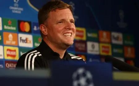 مدرب نيوكاسل يتحدث عن مواجهة برشلونة: لحظة ساحرة وتاريخية في عالم الكرة