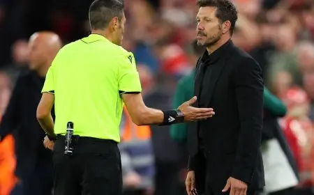 طرد سيميوني الغاضب في مواجهة ليفربول بعد استفزاز من مشجع