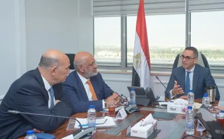 وزير الاستثمار يبحث مع وفد البنك الدولي تعزيز الشراكة بين مصر والمجموعة واستكشاف فرص التطوير