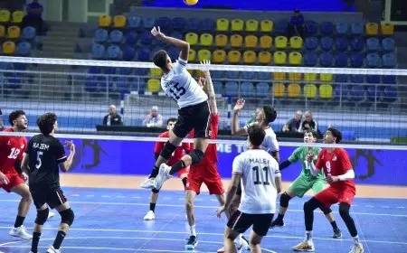 منتخب شباب الطائرة يحجز مقعده في ربع نهائي بطولة أفريقيا بفوز ساحق 3-0 على الجزائر