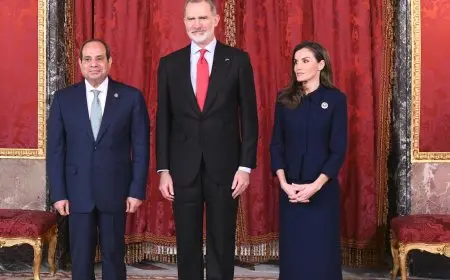 الرئيس السيسي يرحب بملك إسبانيا في زيارته الرسمية الأولى إلى مصر