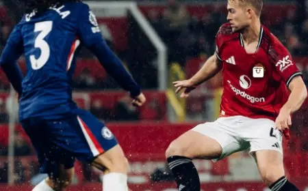 مانشستر يونايتد يحقق فوزًا ثمينًا بثنائية على تشيلسي في الدوري الإنجليزي