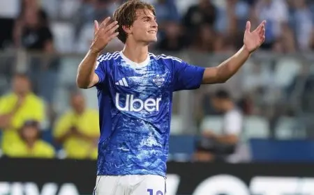 نيكو باز يتألق كأفضل صانع أهداف في الدوري الإيطالي مع كومو