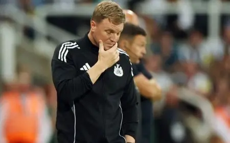 تصريحات صادمة من هاو: معاناة نيوكاسل تتزايد بعد رحيل إيزاك