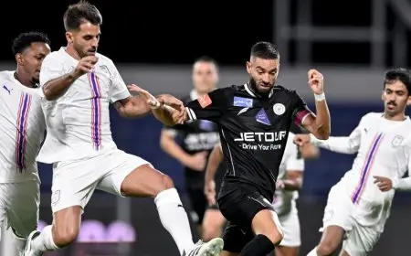 الشباب بتسعة لاعبين يتغلب على أبها ويتأهل لربع نهائي كأس الملك