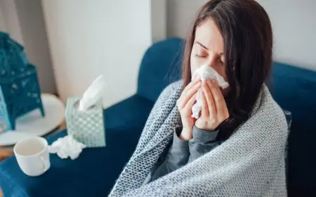 كيفية التفريق بين أعراض نزلات البرد والفيروس المخلوي التنفسي بسهولة وفعالية