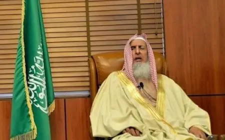 وزير الأوقاف يعلن وفاة وتقديم التعازي في رحيل المفتي العام بالسعودية