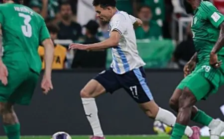 بيراميدز يتوّج كبطل لنصف العالم بعد الفوز الساحق بثلاثية على الأهلي في جدة