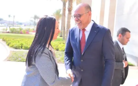 وزارة العمل تعلن تسوية ودية وتعويضًا للعاملة التي فقدت طفلتها الرضيعة أثناء العمل