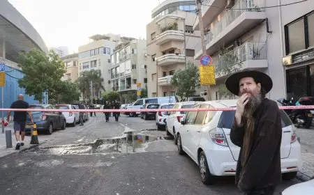 انفجار سيارة يهز قلب تل أبيب يناقشه الإعلام الإسرائيلي