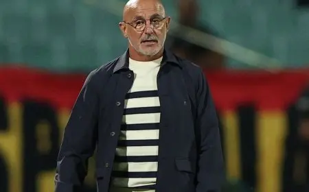 دي لا فوينتي يتجاهل انتقادات فليك حول لامين يامال لتعزيز أداء الفريق