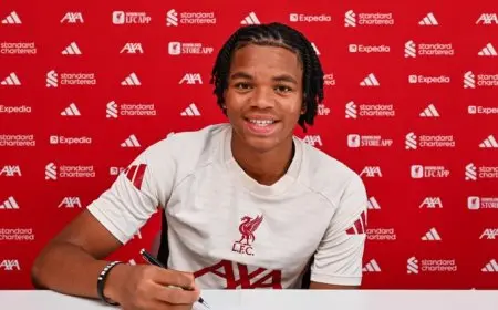 نجوموها يوقع رسمياً أول عقد احترافي مع ليفربول