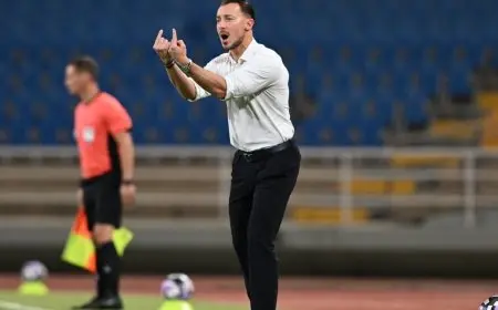 يايسله يدافع بقوة عن خياراته بعد انتصار الأهلي على الحزم