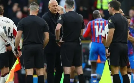 تعرف على لاعب ليفربول الذي انتقده سلوت بعد الهزيمة أمام كريستال بالاس