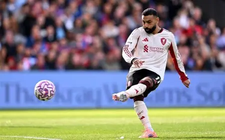 محمد صلاح يساهم في هزيمة ليفربول ضد كريستال بالاس في الدوري الإنجليزي