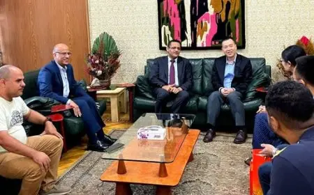 السفارة الصينية تدعم نقابة الصحفيين بأجهزة كمبيوتر وطابعات جديدة تقديرًا لدورها