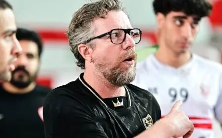 الزمالك ينهي مهام مدرب فريق اليد بعد الخسارة القاسية أمام برشلونة