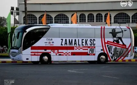حافلة الزمالك تصل إلى ستاد القاهرة استعدادًا لمواجهة الأهلي في مباراة القمة المنتظرة