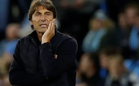 كونتي يخطط لتغيير استراتيجيات نابولي ويستشير الصحفيين للحصول على نصائح