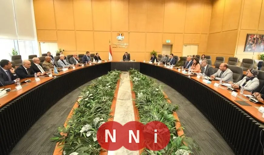 وزير الإسكان يجتمع بمجموعة من كبار مطوري العقارات لمناقشة الاستراتيجية الوطنية للعمران الأخضر
