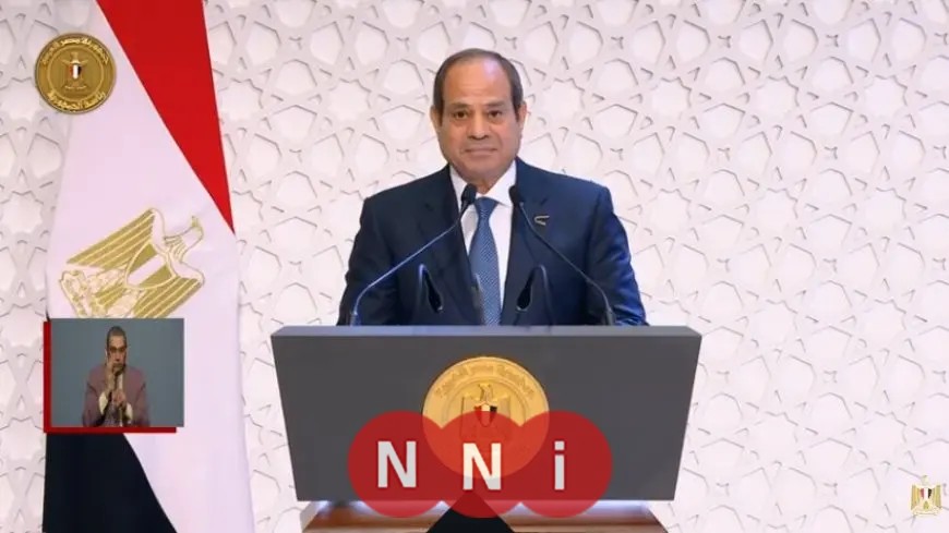 الرئيس السيسي يكرّم السائق خالد محمد شوقي يمنح نوط الاستحقاق تقديرًا لشجاعته في واقعة العاشر من رمضان