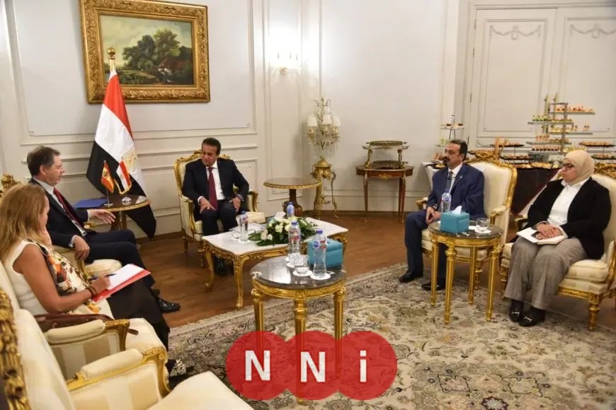 وزير الصحة والسفير الإسباني يناقشان تعزيز التعاون في المجال الصحي