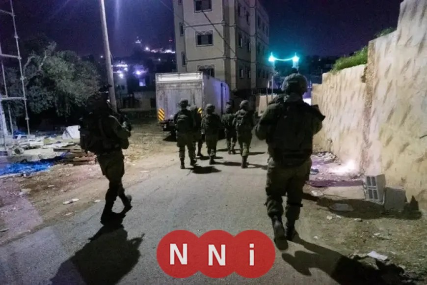 قوات الاحتلال تقتحم الخليل وتداهم منازل الفلسطينيين وتحتجز عددًا منهم