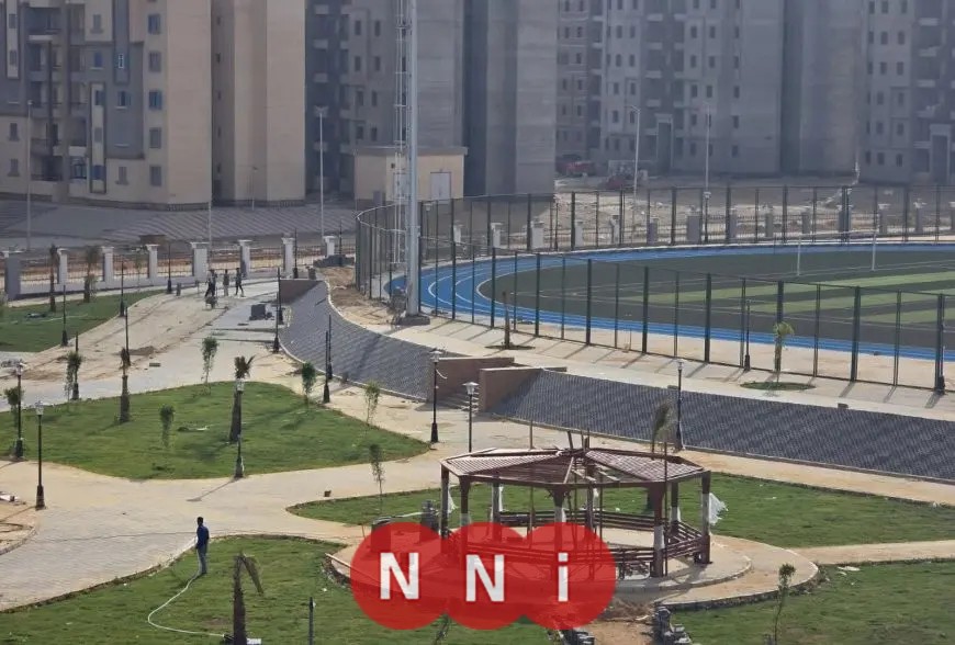 وزير الإسكان يستعرض تقدم مشروعات سكن لكل المصريين والنادي الاجتماعي في أكتوبر الجديدة