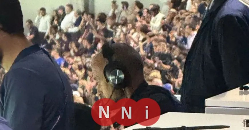 لويس إنريكي يقود فريقه من المدرجات بأسلوب مدربي الرغبي