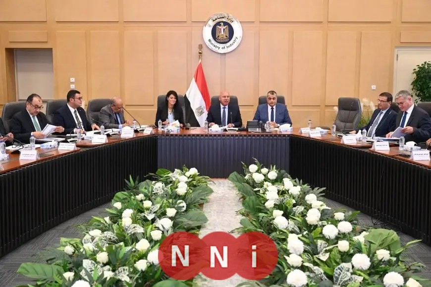 وزير الصناعة والنقل يقود الاجتماع الثلاثين للمجموعة الوزارية لتطوير الصناعة