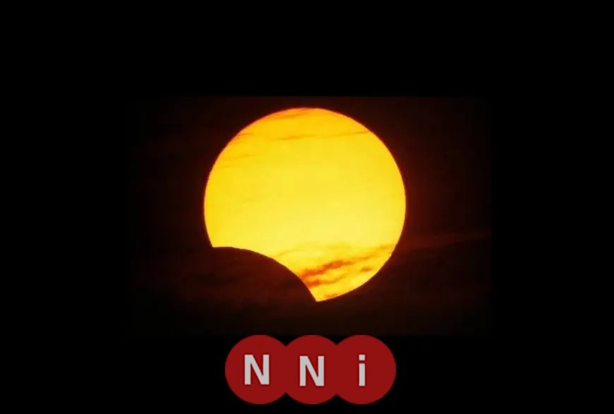 موعد صلاة ودعاء كسوف الشمس 2025