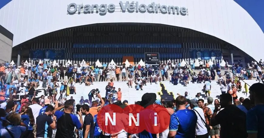 باريس سان جيرمان غاضب من تأجيل مباراته مع مارسيليا ويعود إلى باريس العاصمة