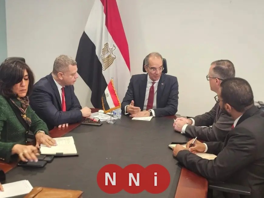 وزير الاتصالات يناقش توسيع استثمارات كبرى الشركات الأمريكية في قطاع التعهيد