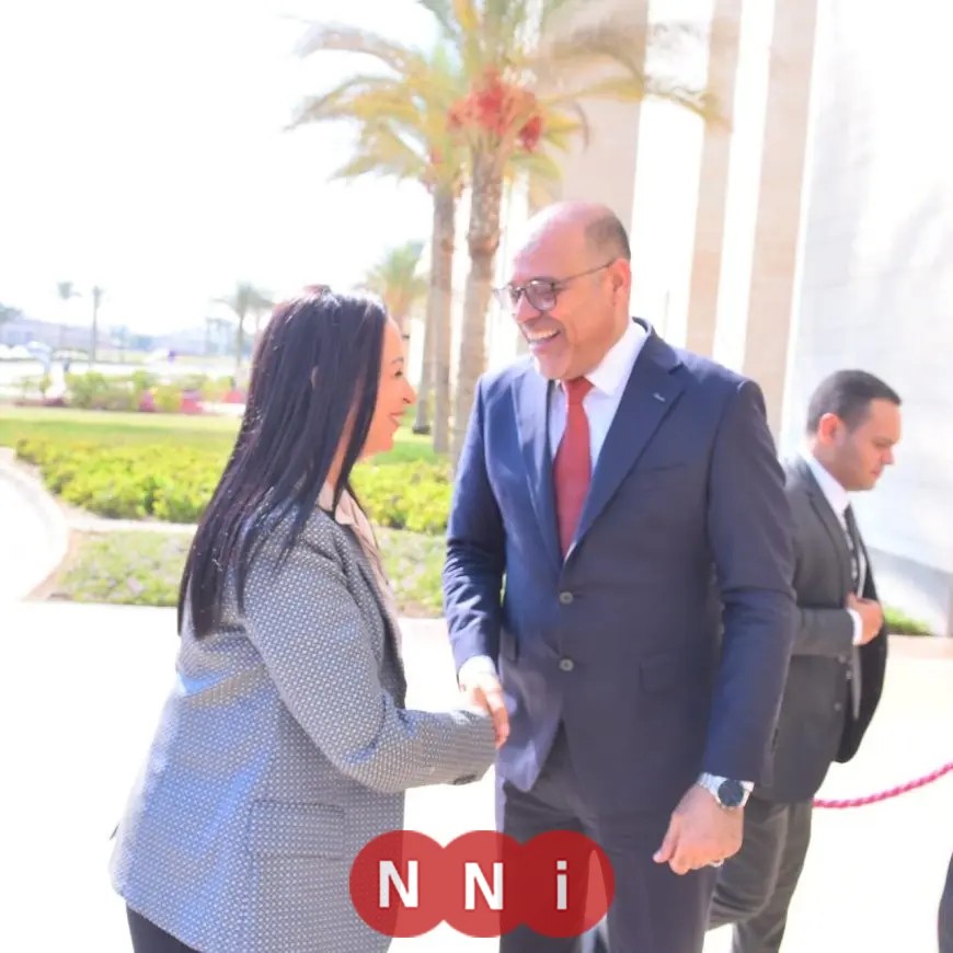 وزارة العمل تعلن تسوية ودية وتعويضًا للعاملة التي فقدت طفلتها الرضيعة أثناء العمل