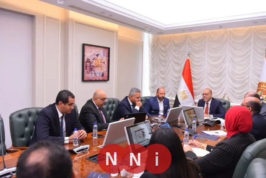 وزير العمل يطلق برنامجاً إلكترونياً مبتكراً لإدارة انتخابات النقابات العمالية