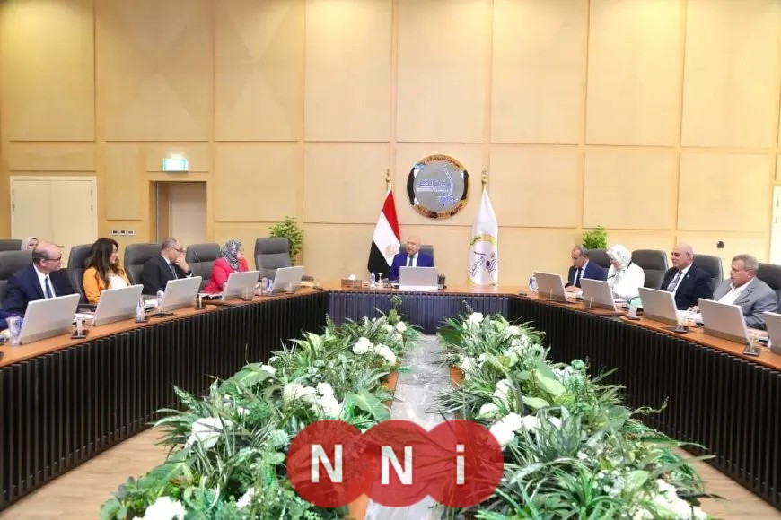 وزير الصناعة والنقل يقود اجتماع مجلس إدارة هيئة مشروعات النقل