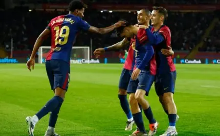 عودة أليخاندرو بالدي في قائمة برشلونة لمواجهة باريس سان جيرمان بدوري الأبطال