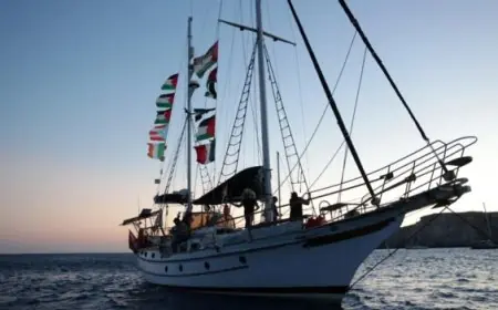 اقتحام زوارق الاحتلال لأسطول الصمود العالمي قبل وصوله إلى غزة: كل ما تحتاج معرفته عن الهجوم