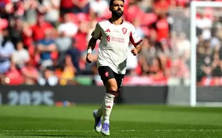 محمد صلاح يتراجع في الأداء وليفربول يواجه ضغوطًا كبيرة قبل مباراة القمة أمام تشيلسي بالدوري الإنجليزي