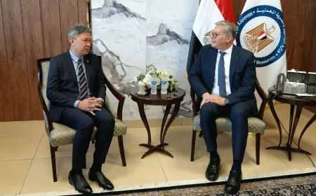 وزير البترول يتفاوض مع بتروناس الماليزية لتعزيز الشراكة الاستراتيجية في الغاز الطبيعي