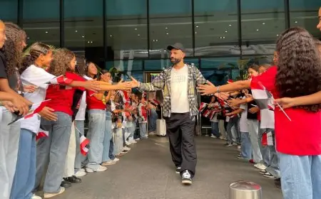 استقبال مميز لمحمد صلاح في مطار القاهرة قبل انطلاق معسكر الفراعنة