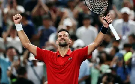 دجوكوفيتش يتفوق على ثلاث تحديات ويتأهل إلى ربع نهائي شنغهاي