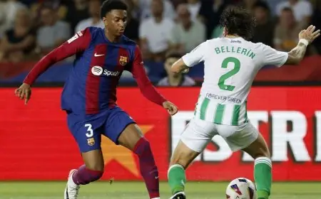 بيليرين المحب للبيئة يستخدم الدراجة ويرتدي ملابس مستعملة لتحقيق استدامة أفضل