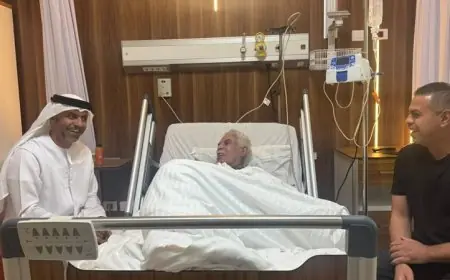 سفير الإمارات يطمئن على صحة حسن شحاته بزيارة للمستشفى