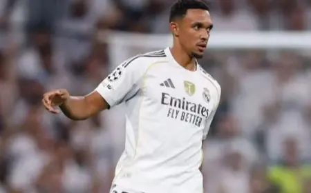 جيرارد ينتقد طريقة رحيل أرنولد من ليفربول ويثير الجدل