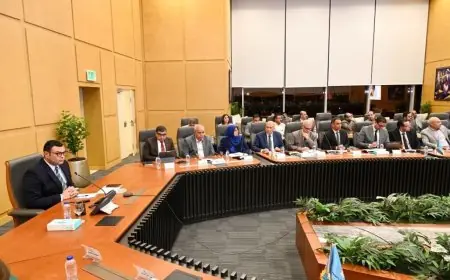 وزير الإسكان يتابع تقدم المشروعات السكنية في المدن والمحافظات المختلفة خلال اجتماع هام