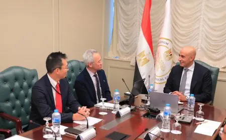 وزير التعليم ووفد جايكا يناقشان سبل تعزيز التعاون لتطوير المدارس المصرية اليابانية