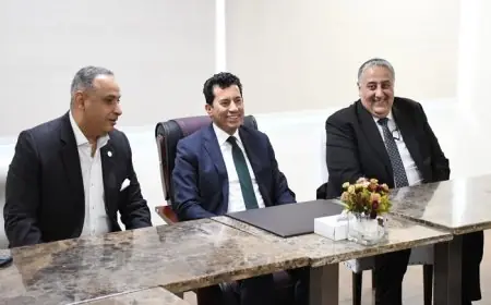 وزير الرياضة يجتمع بلاعبي المنتخب الوطني قبل بطولة العالم للتايكوندو في الصين