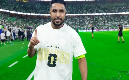 سالم الدوسري يتألق ويحقق جائزة أفضل لاعب في آسيا للمرة الثانية